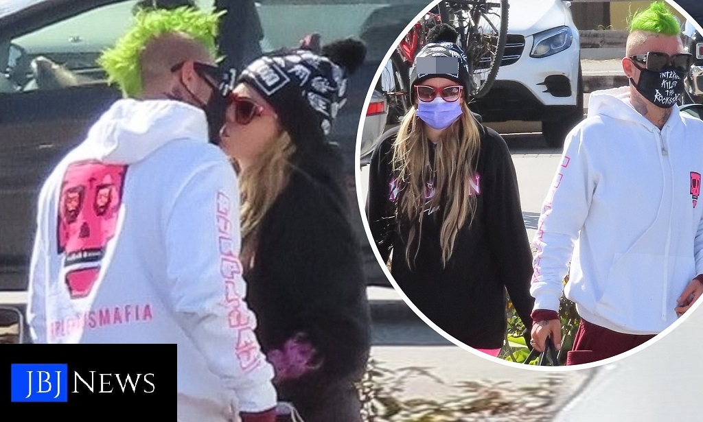 Avril Lavigne and Mod Sun Gets Engaged